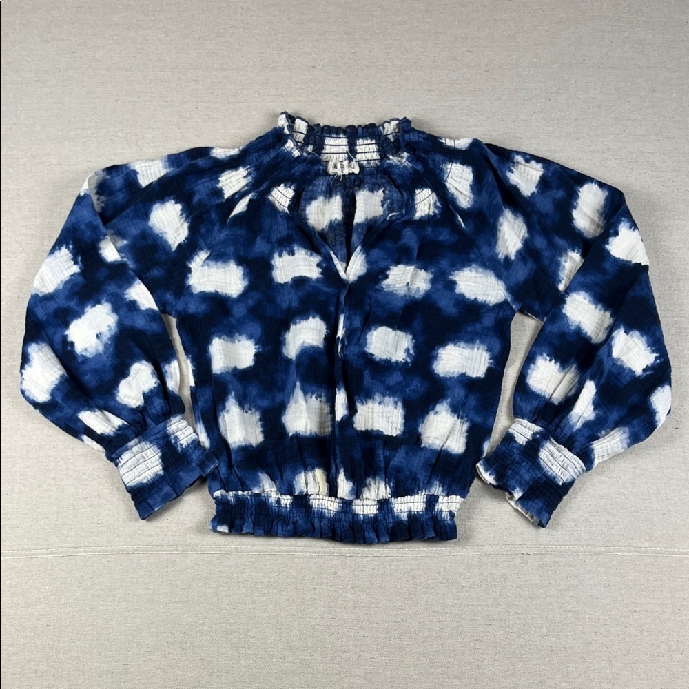 Anthropologie Porridge Smocked Navy and White Tie-Dye Women's Top
Size: XS